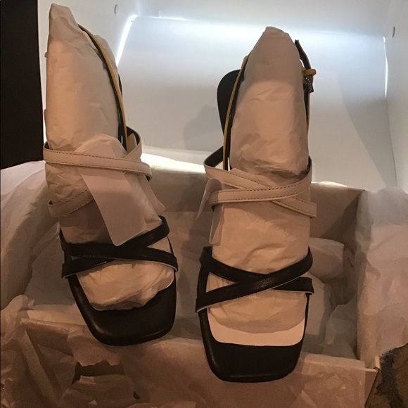 Scrappy Sandals - Picture 3 of 7